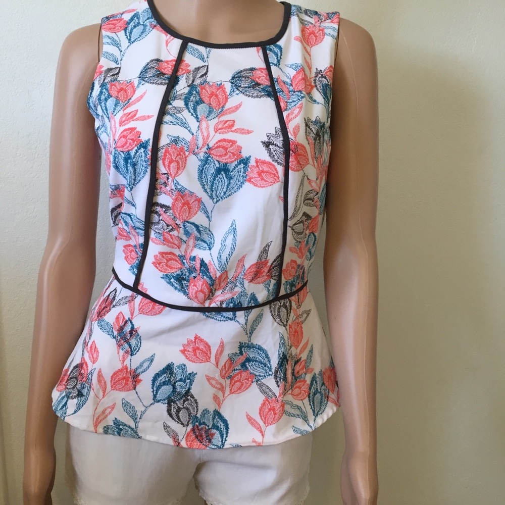 Banana Republic white and pink top A-30